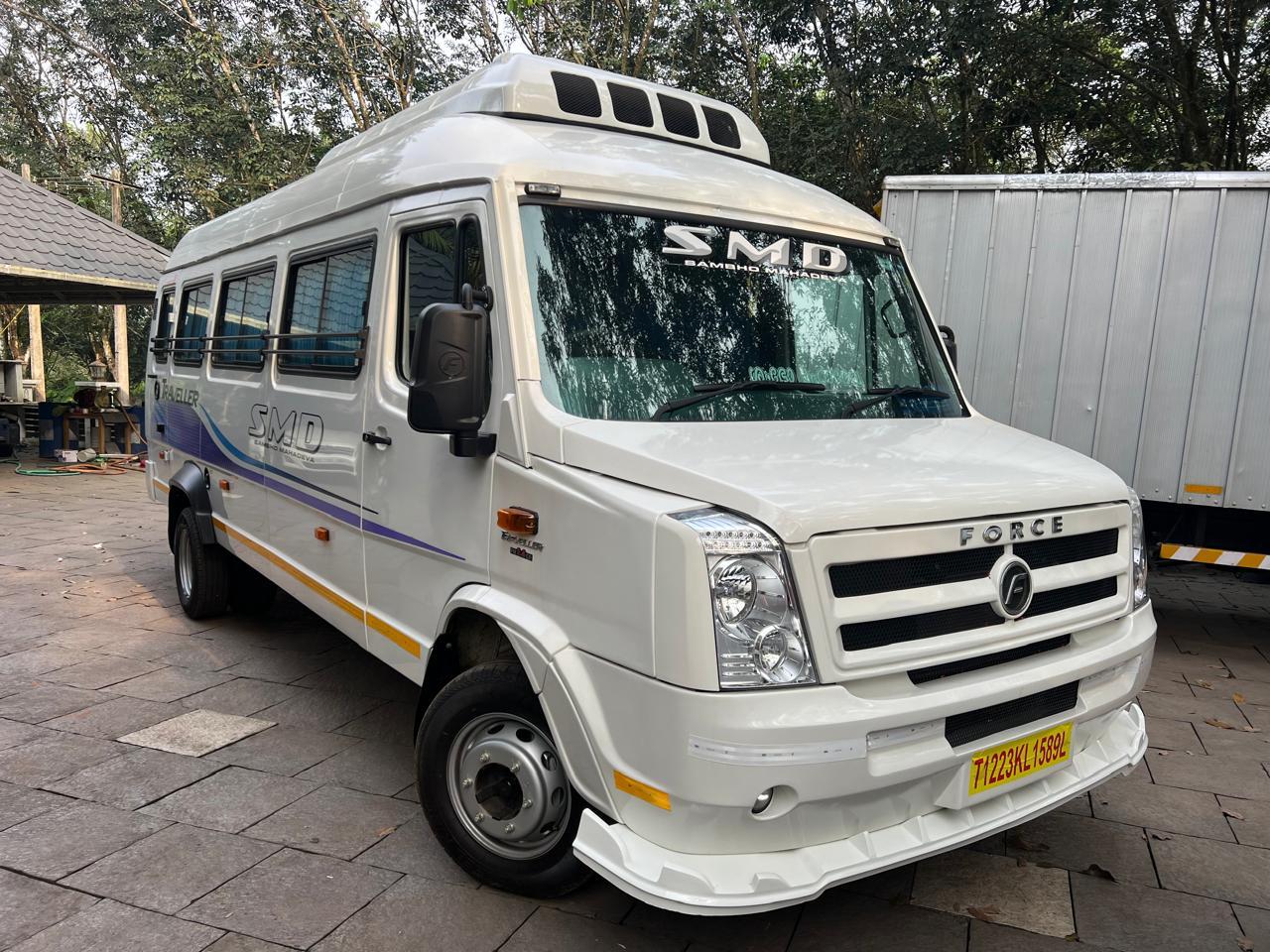White SMD Force Traveller passenger van